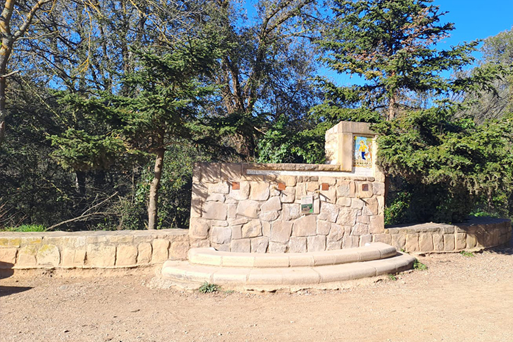 Ir a la noticia Vuelve a brotar agua en la emblemática fuente del Camp del Miracle de Sant Cugat del Vallès