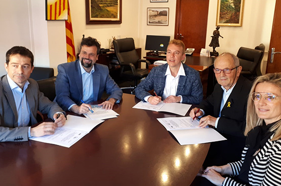 Ir a la noticia Firmamos un convenio con el Síndic de Greuges de Manlleu para mejorar la atención al usuario